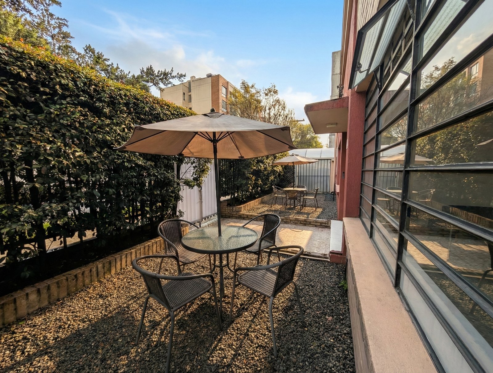 Terraza exterior de la residencia